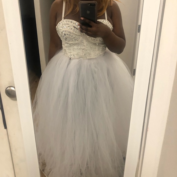 Extravagant long white Princess 👸 Tutu skirt - Picture 3 of 7